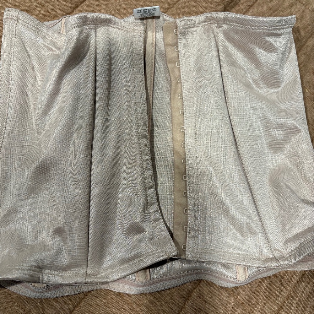 Waist cincher